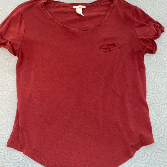 Basic Top - Picture 1 of 3